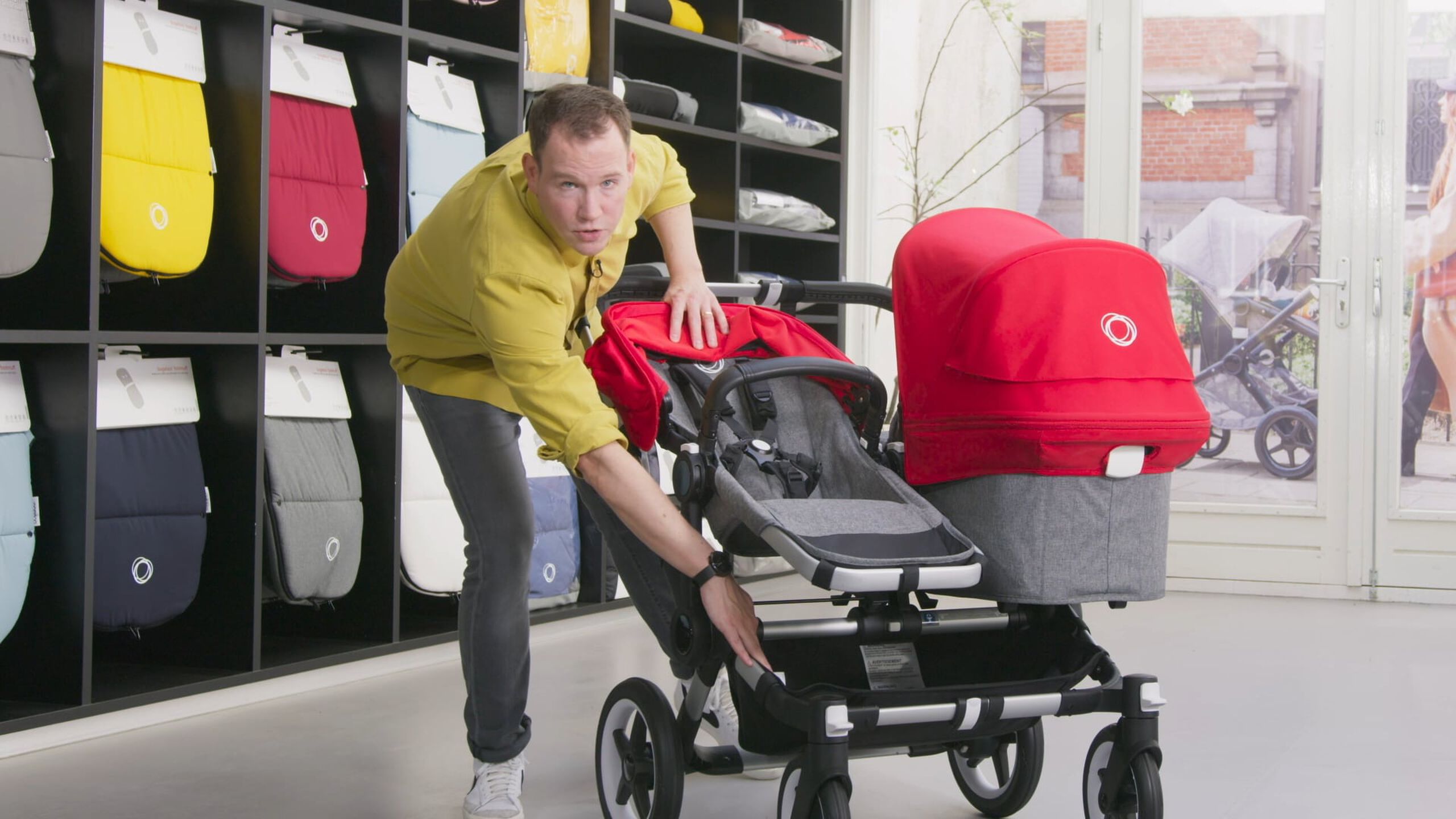 Man explaining Donkey 3 stroller