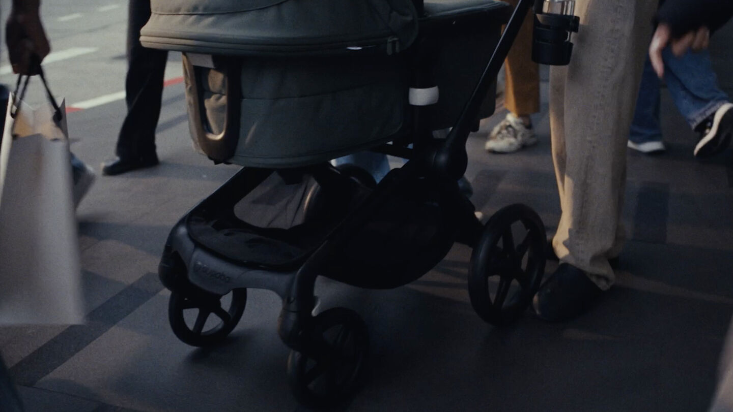 ビデオ：バガブーの新生児用ベビーカーの未来のためのデザインの賛歌ビデオ。