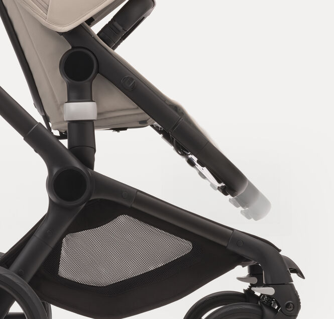 A close up of the Bugaboo Fox 5 seat from the side.