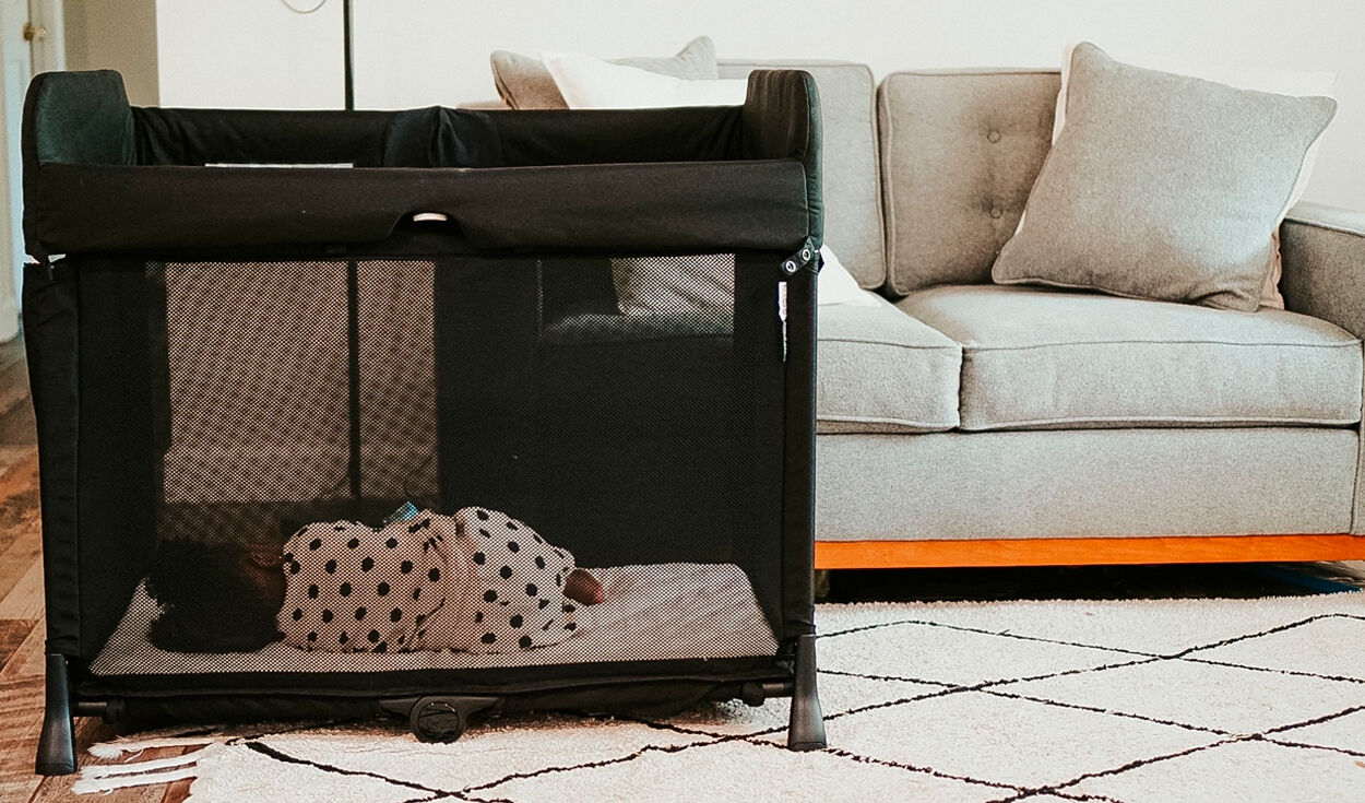 Toddler taking a nap in the Bugaboo Stardust play yard