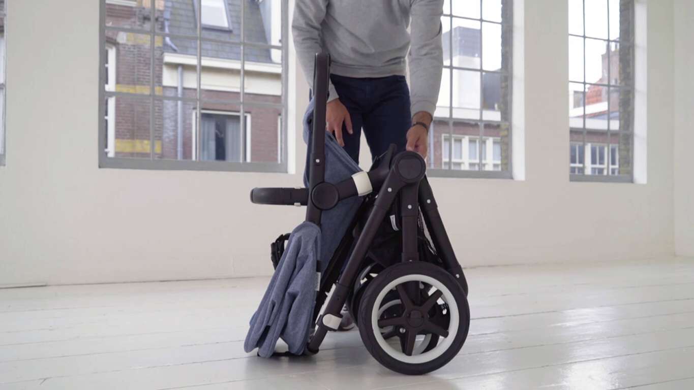 One-piece folding & self-standing