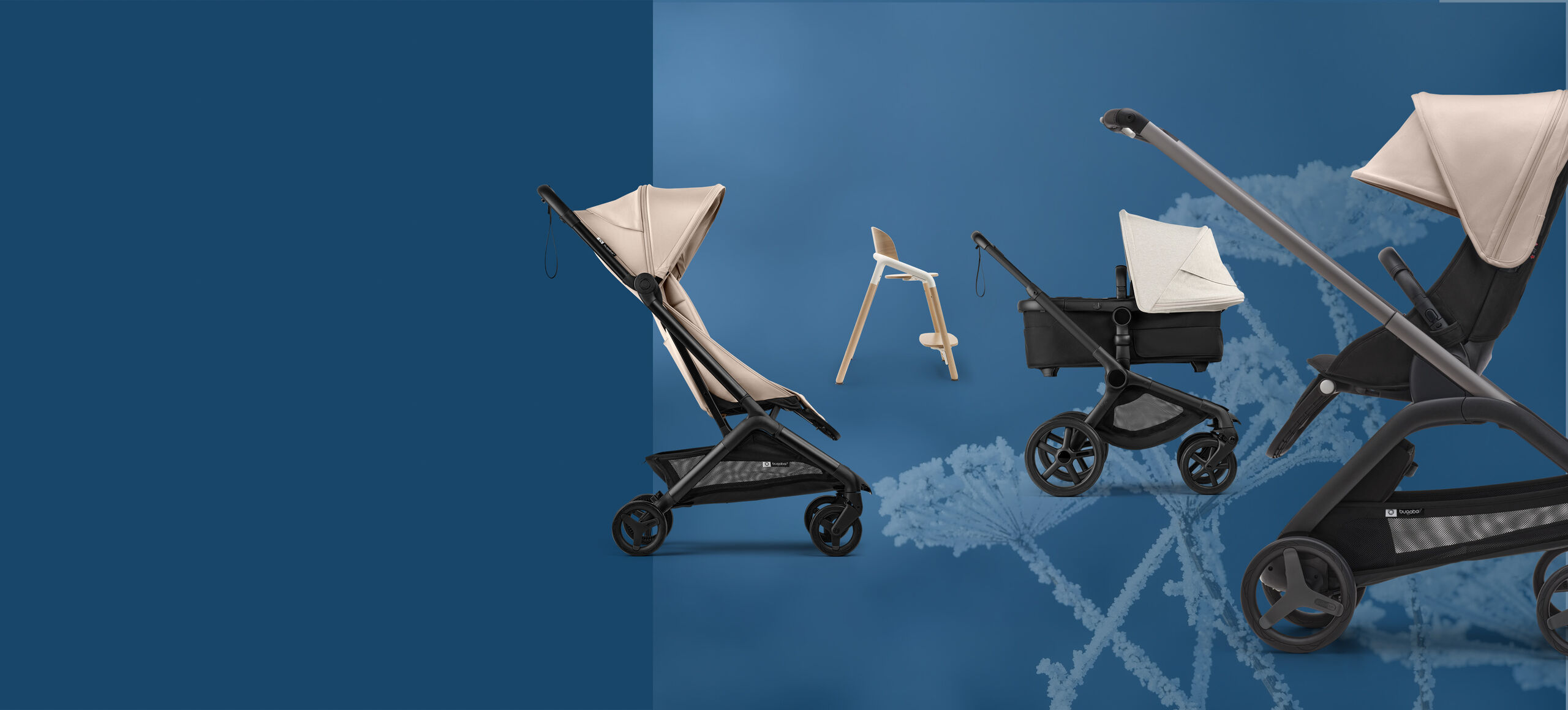 부가부의 여러가지 유모차들이 여기저기 놓여져있다.