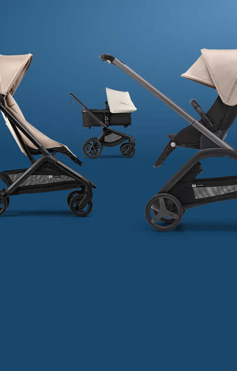 부가부의 여러가지 유모차들이 여기저기 놓여져있다.