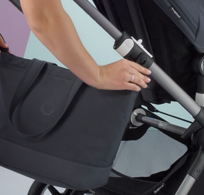 A video showing how easily attachable the Bugaboo changing bag is.