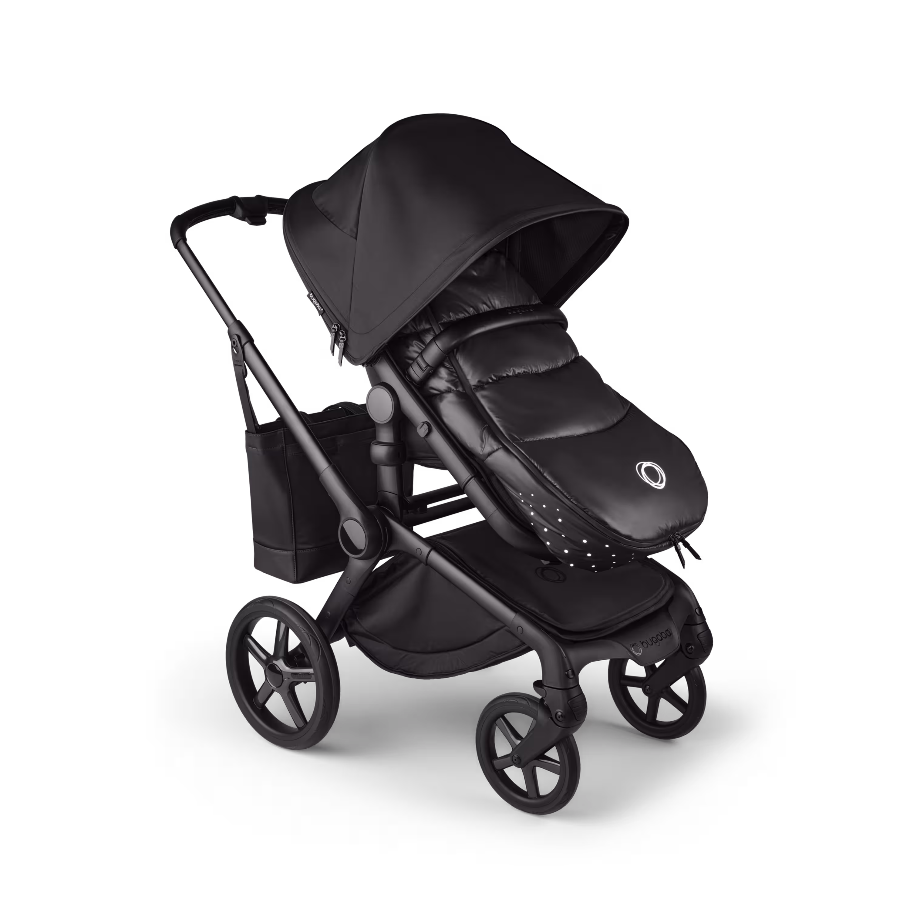 블랙 문라이트 컬러의 풋머프와 체인징 백이 장착된 부가부 폭스 5 느와르 리미티드 에디션 블랙 문라이트 스트롤러 - Main Modal Image Slide 15 of 15