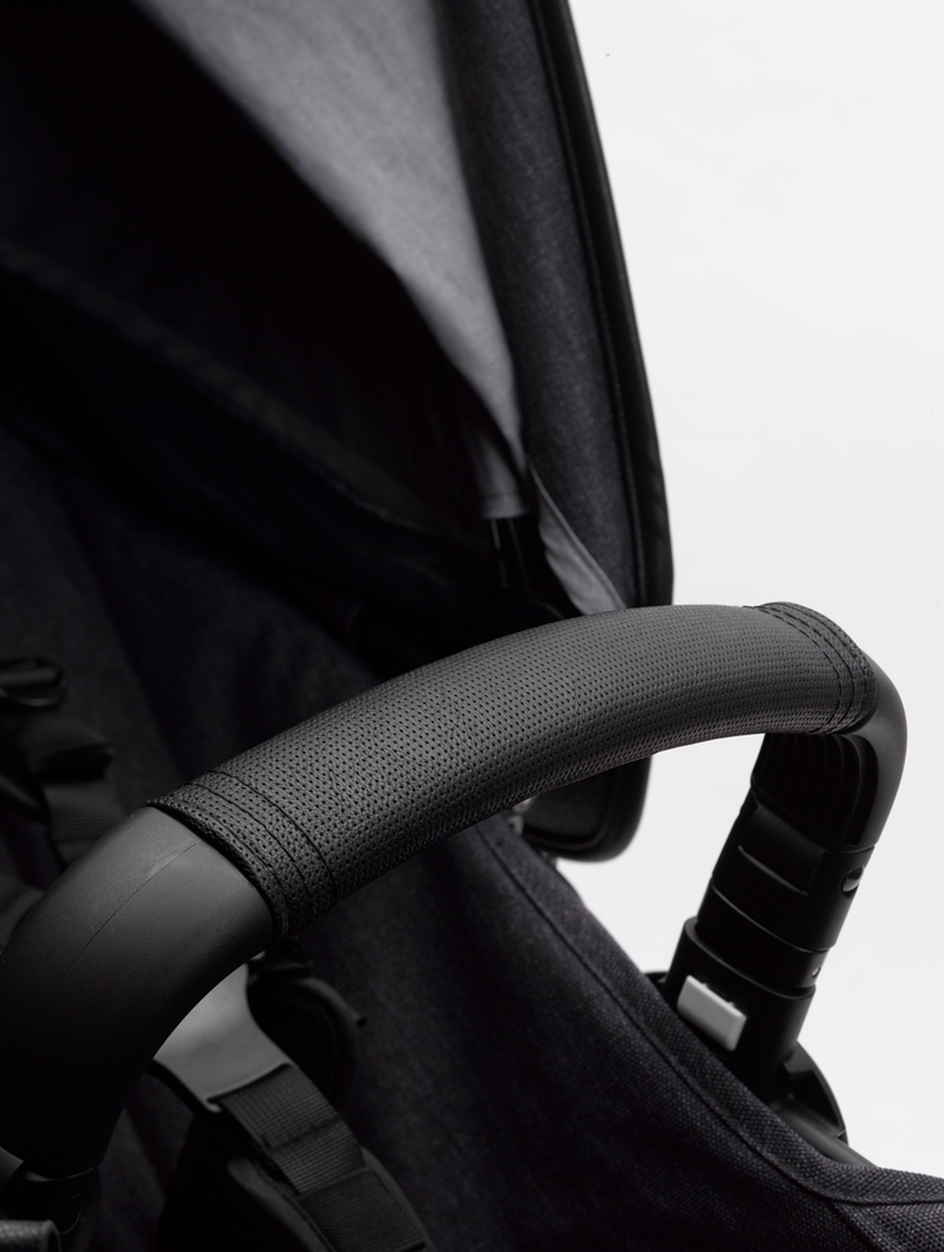 Bugaboo Donkey 3 Mono seat and carrycot pushchair mineral washed black sun canopy, mineral washed black fabrics, black base - Main Modal Image Slide 5 of 7