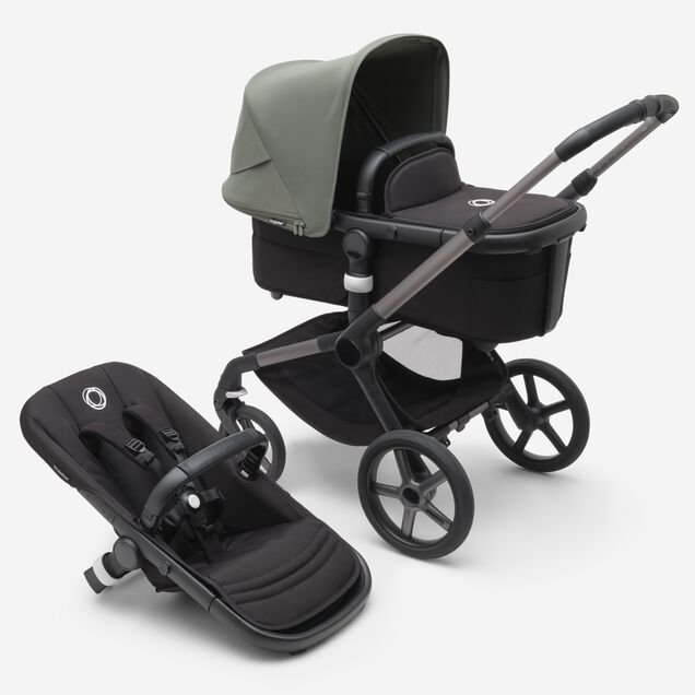 Refurbished Bugaboo Fox 5 bassinet and seat stroller graphite base, midnight black fabrics, forest green sun canopy - Main Image Slide 1 van 10