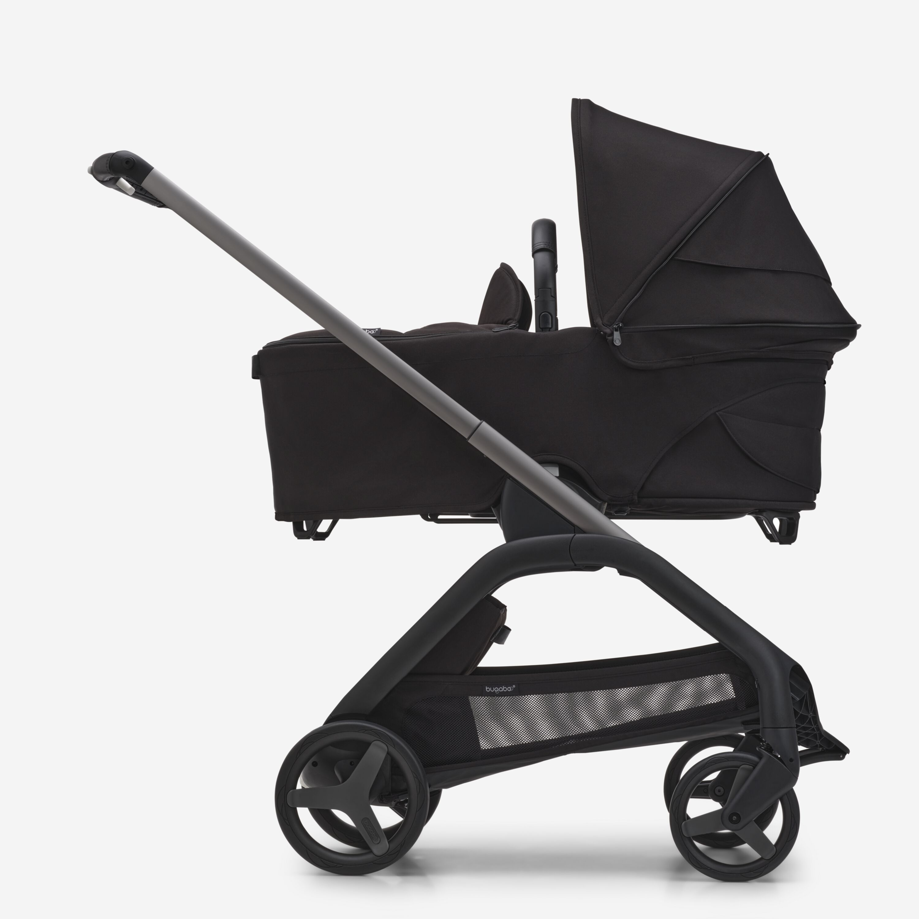 RBLU Bugaboo Dragonfly bassinet and seat stroller graphite base, midnight black fabrics, midnight black sun canopy - Main Modal Image Slide 11 van 12