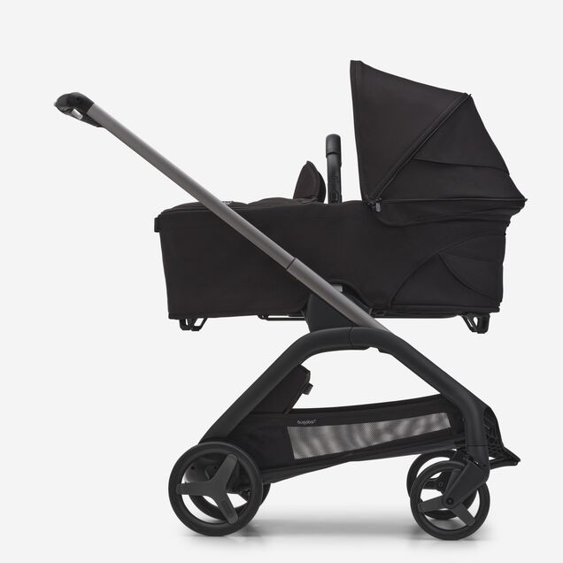 RBLU Bugaboo Dragonfly bassinet and seat stroller graphite base, midnight black fabrics, midnight black sun canopy - Main Image Slide 11 van 12