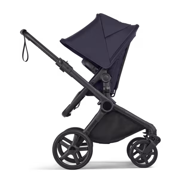 Bugaboo Cub 2-in-1 pram black base, deep indigo fabrics, deep indigo sun canopy - Main Image Slide 3 van 11