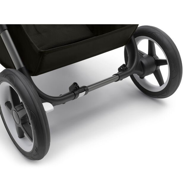 Close up of the wheels of the Bugaboo Donkey 5 Mono.