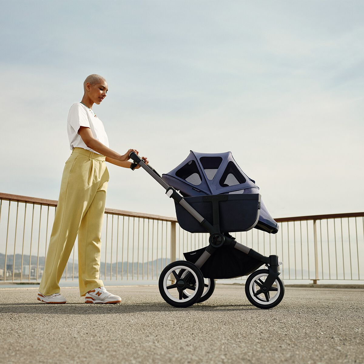 Bugaboo Donkey 5 Mono and seat stroller サンライズ・レッド・サン・キャノピー