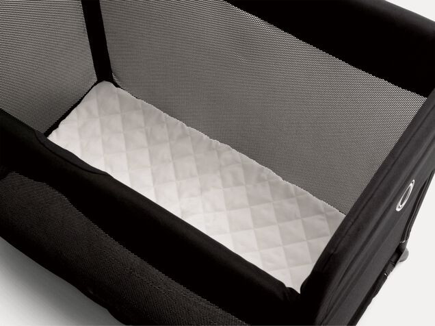 Refurbished Bugaboo Stardust BLACK - Main Image Slide 10 of 18