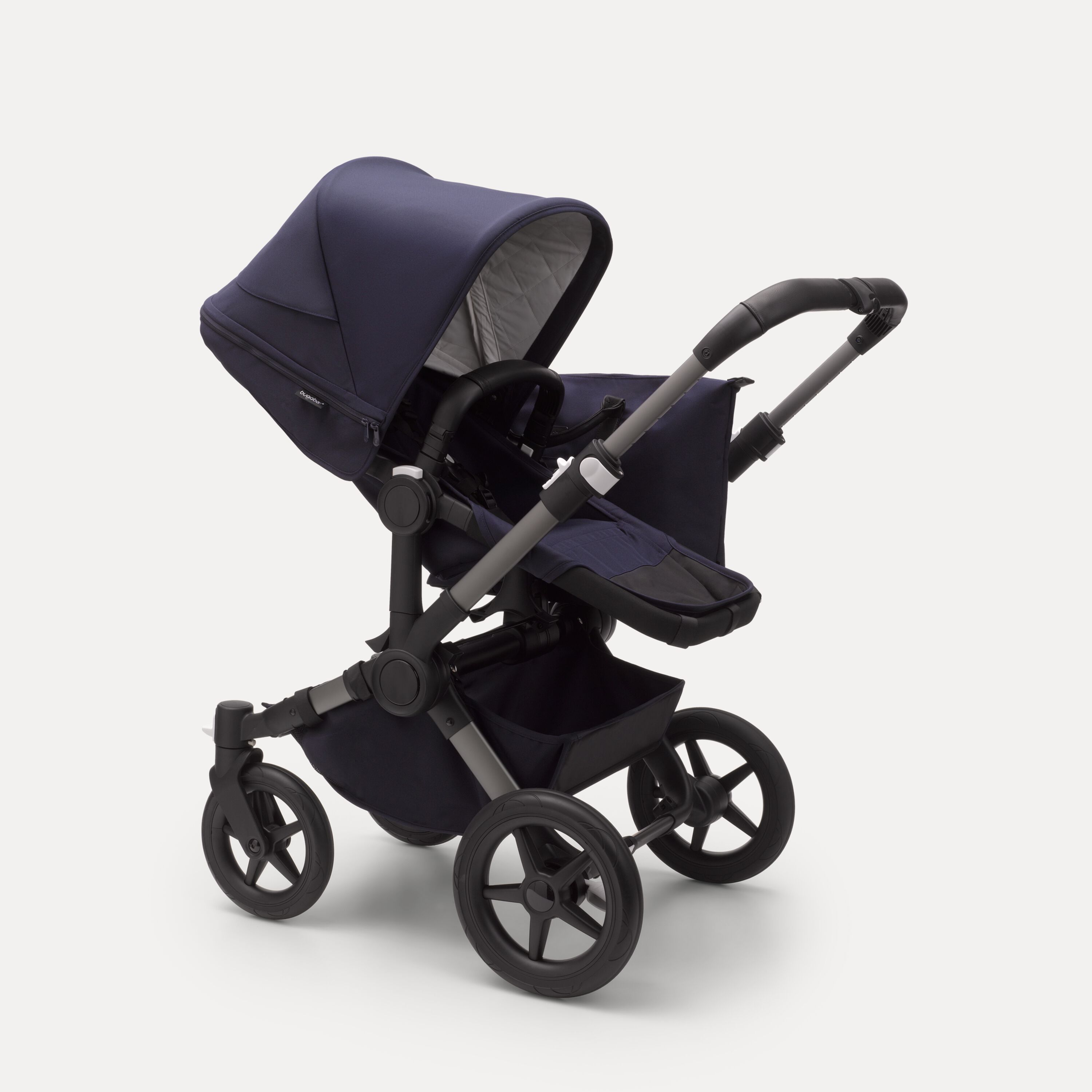 Refurbished Bugaboo Donkey 5 Classic Mono complete UK GRAPHITE/DARK NAVY - Main Modal Image Slide 3 of 5