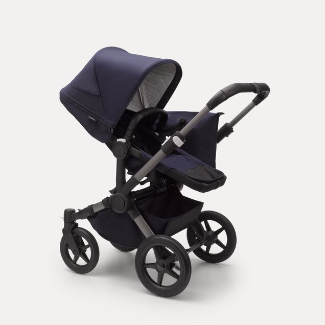 Refurbished Bugaboo Donkey 5 Classic Mono complete UK GRAPHITE/DARK NAVY - Main Image Slide 3 of 5