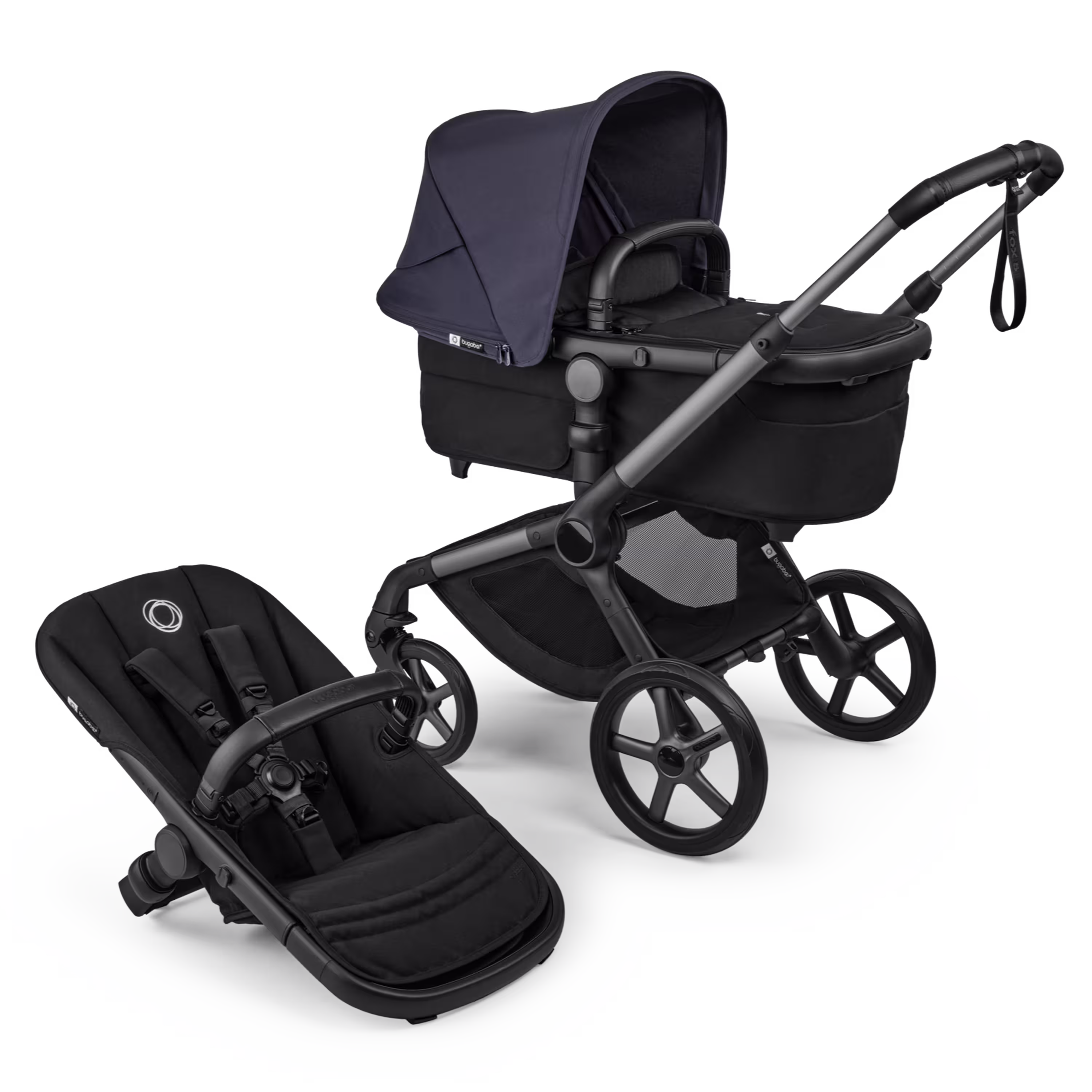 부가부 폭스 5 리뉴 배시넷 및 시트 2-in-1 스트롤러(그래파이트 섀시, 헤리티지 블랙 패브릭, 및 딥 인디고 썬 캐노피 포함). - Main Modal Image Slide 1 of 12