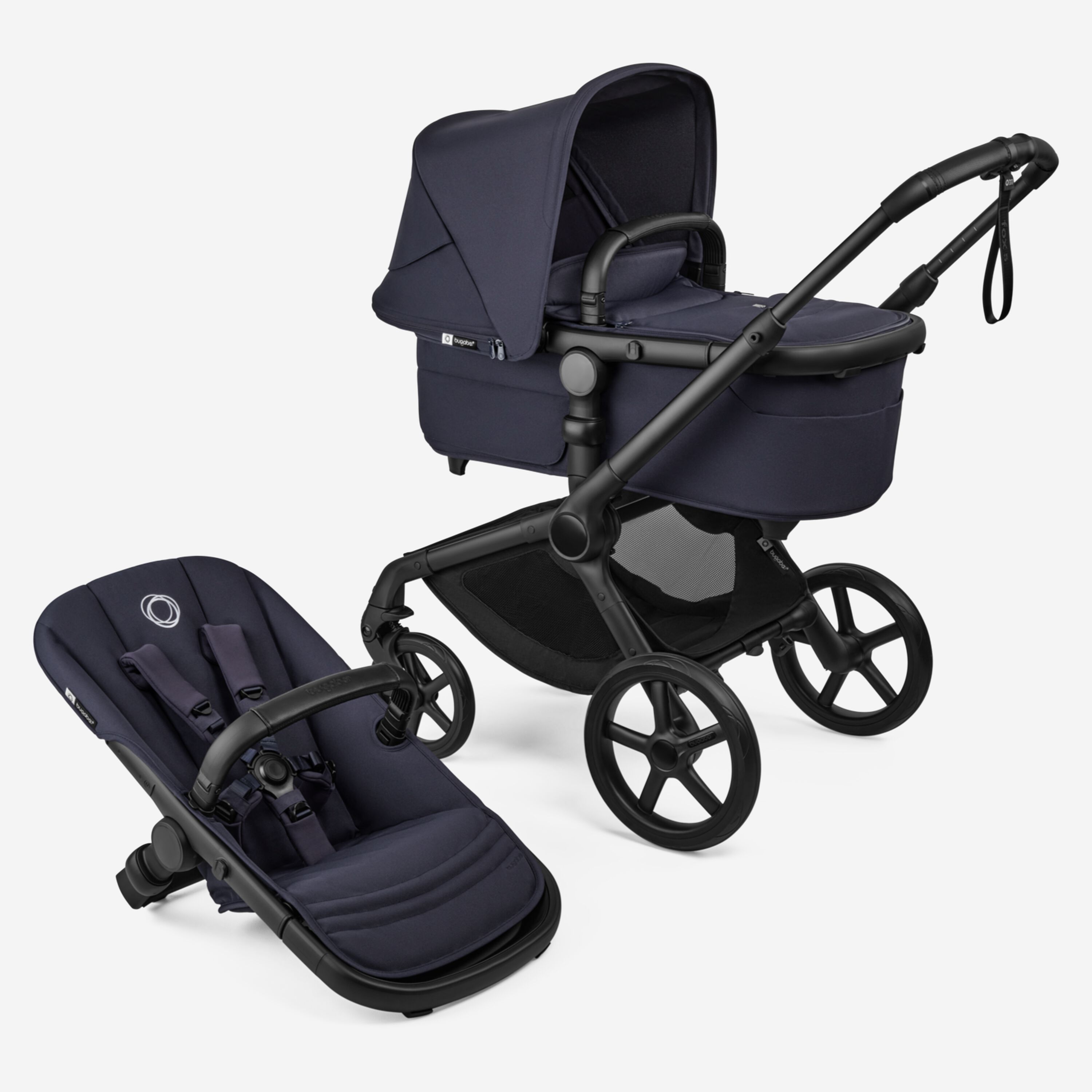 Poussette 2-en-1 Bugaboo Fox 5 Renew avec nacelle et siège, châssis noir, habillages Pur indigo, capote Pur indigo. - Main Modal Image Slide 2 of 7