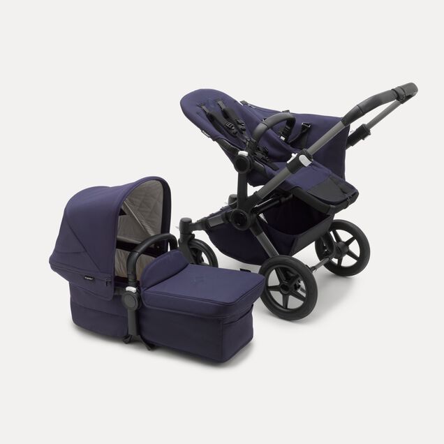 Refurbished Bugaboo Donkey 5 Classic Mono complete UK GRAPHITE/DARK NAVY - Main Image Slide 4 of 5