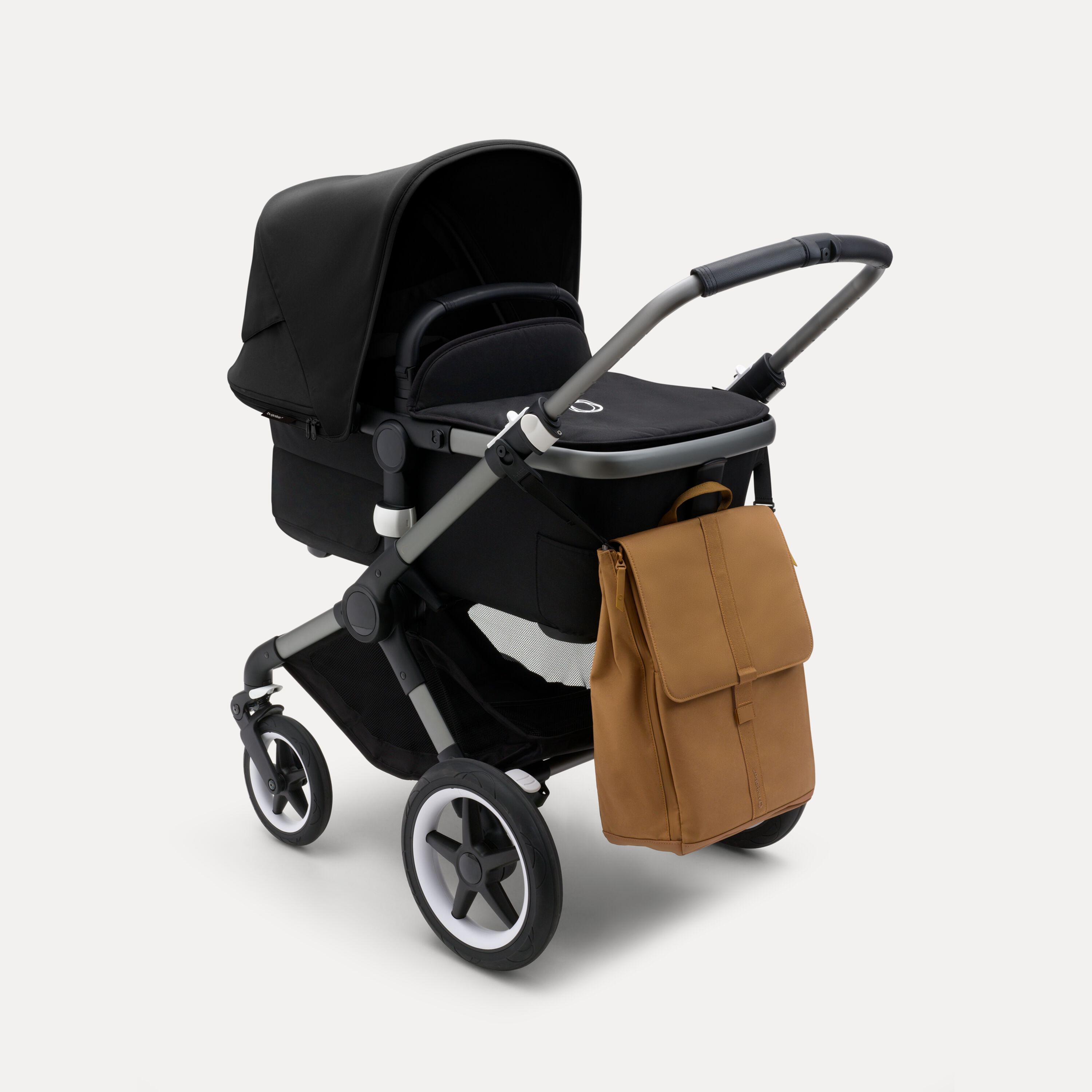 Refurbished Bugaboo changing backpack Caramel brown - Main Modal Image Slide 10 of 11
