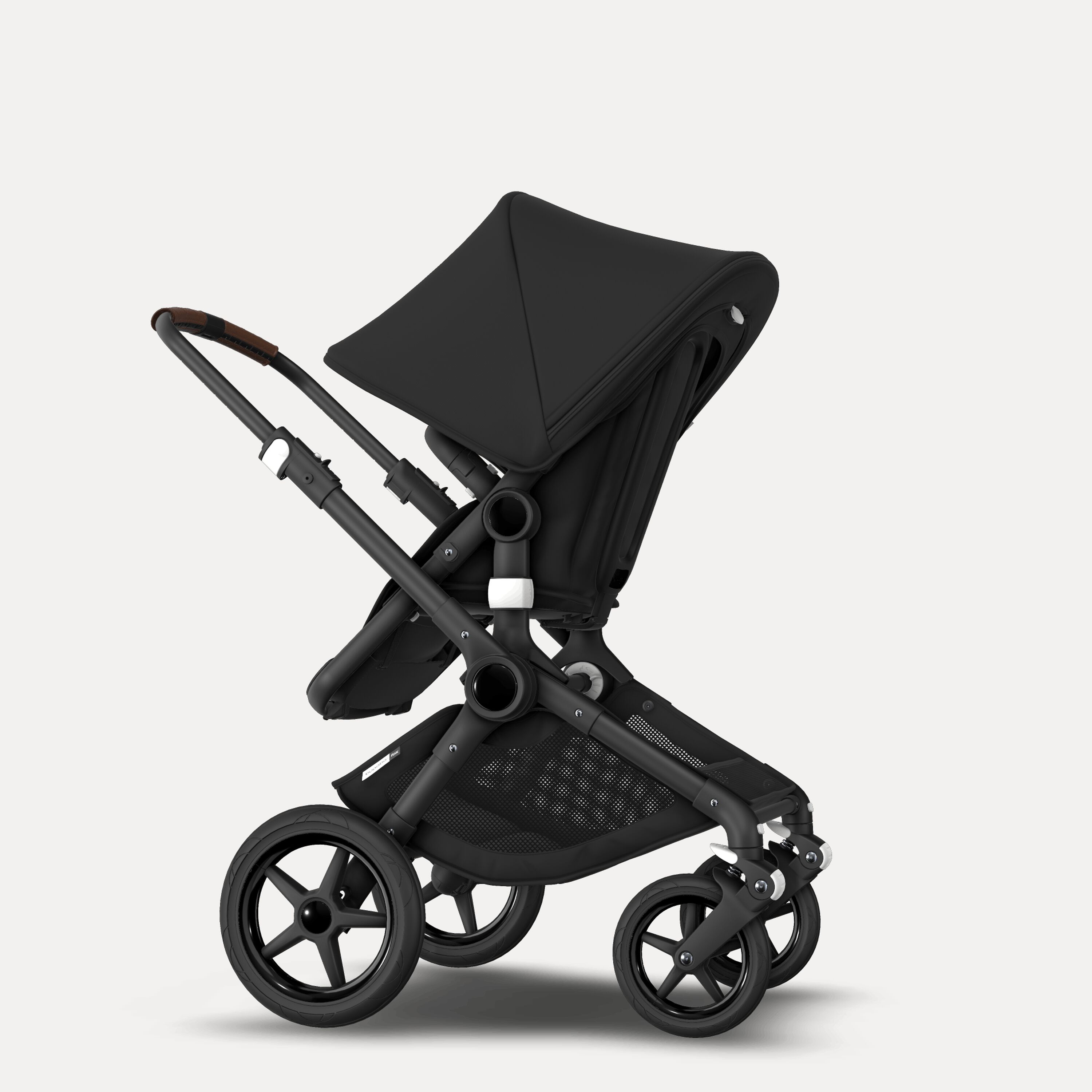 Refurbished Bugaboo Fox complete BLACK/BLACK-BLACK - Main Modal Image Slide 4 of 6