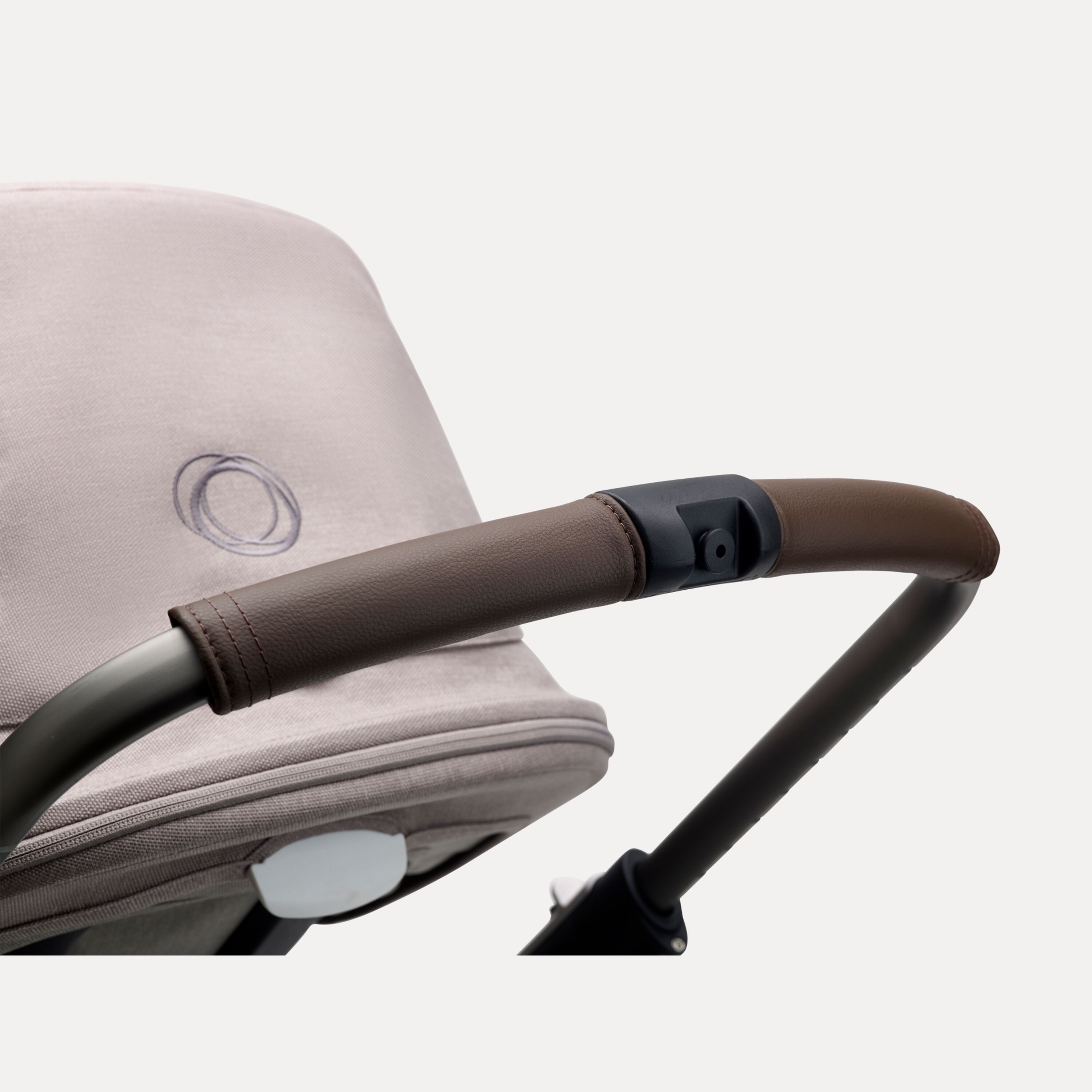 Refurbished Bugaboo Fox 3 Mineral complete GRAPHITE/LIGHT GREY - Main Modal Image Slide 5 of 11