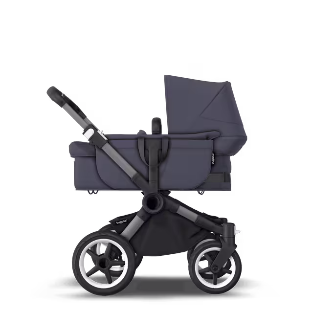 Refurbished Bugaboo Donkey 5 Classic Mono complete UK GRAPHITE/DARK NAVY - Main Image Slide 3 of 11