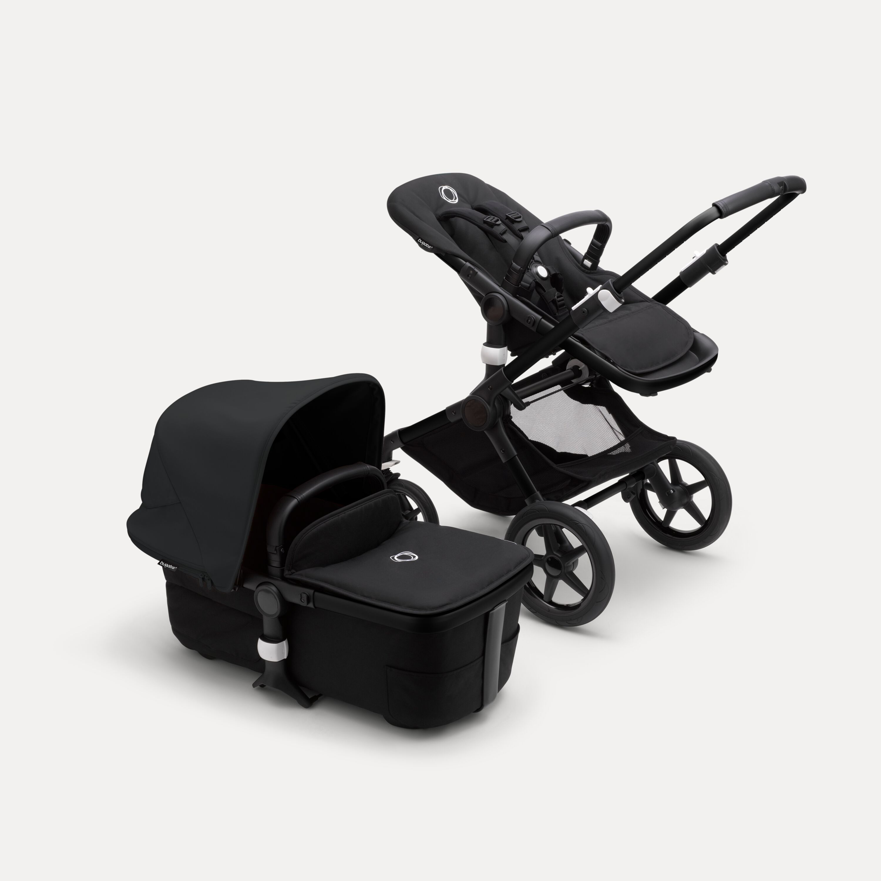 Refurbished Bugaboo Fox 3 complete UK BLACK/MIDNIGHT BLACK-MIDNIGHT BLACK - Main Modal Image Slide 4 of 5