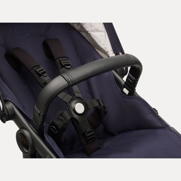 Refurbished Bugaboo Fox 3 Classic complete UK GRAPHITE/DARK NAVY - Main Image Slide 5 of 11