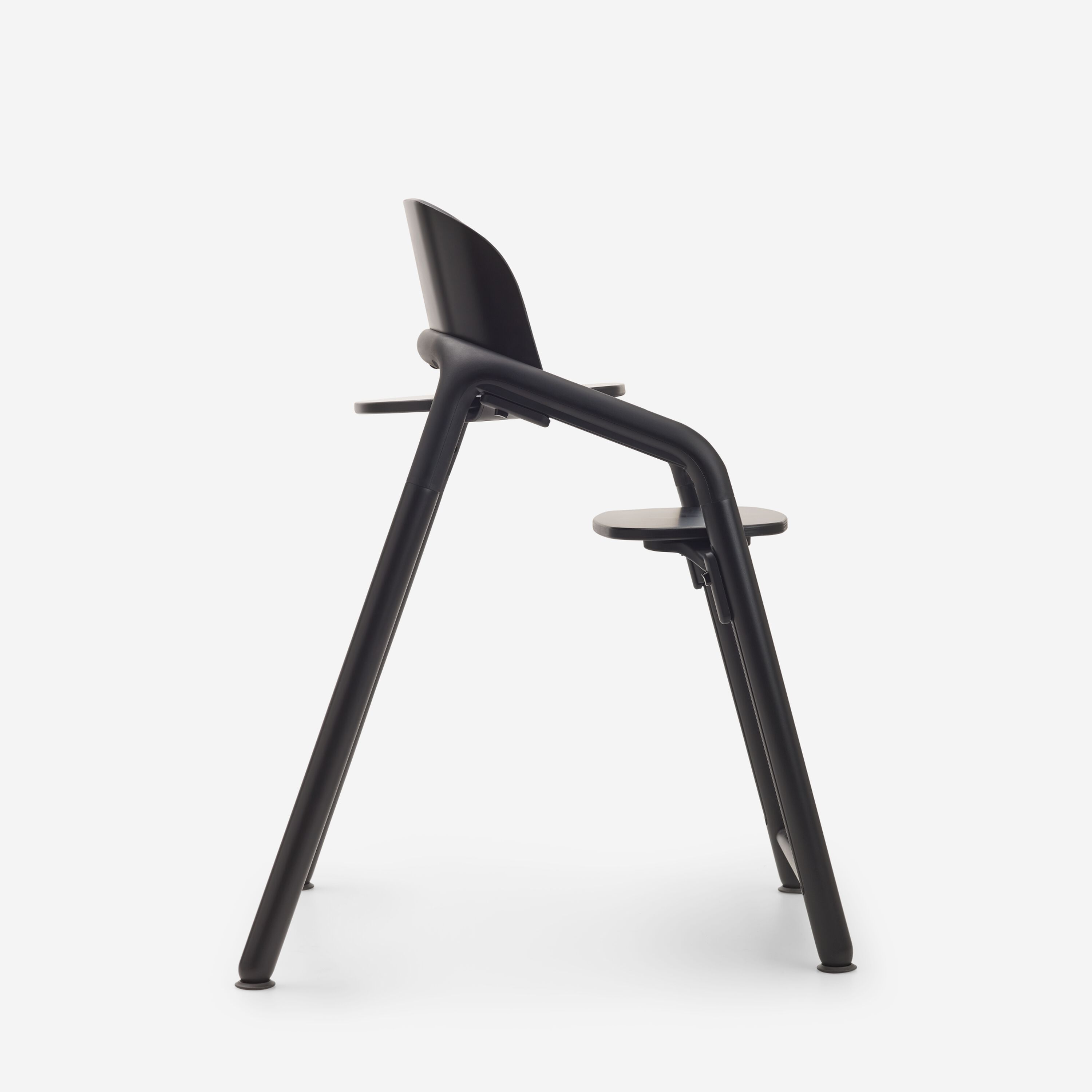 Side view of the Bugaboo Giraffe chair in black. - Main Modal Image Slide 4 of 5