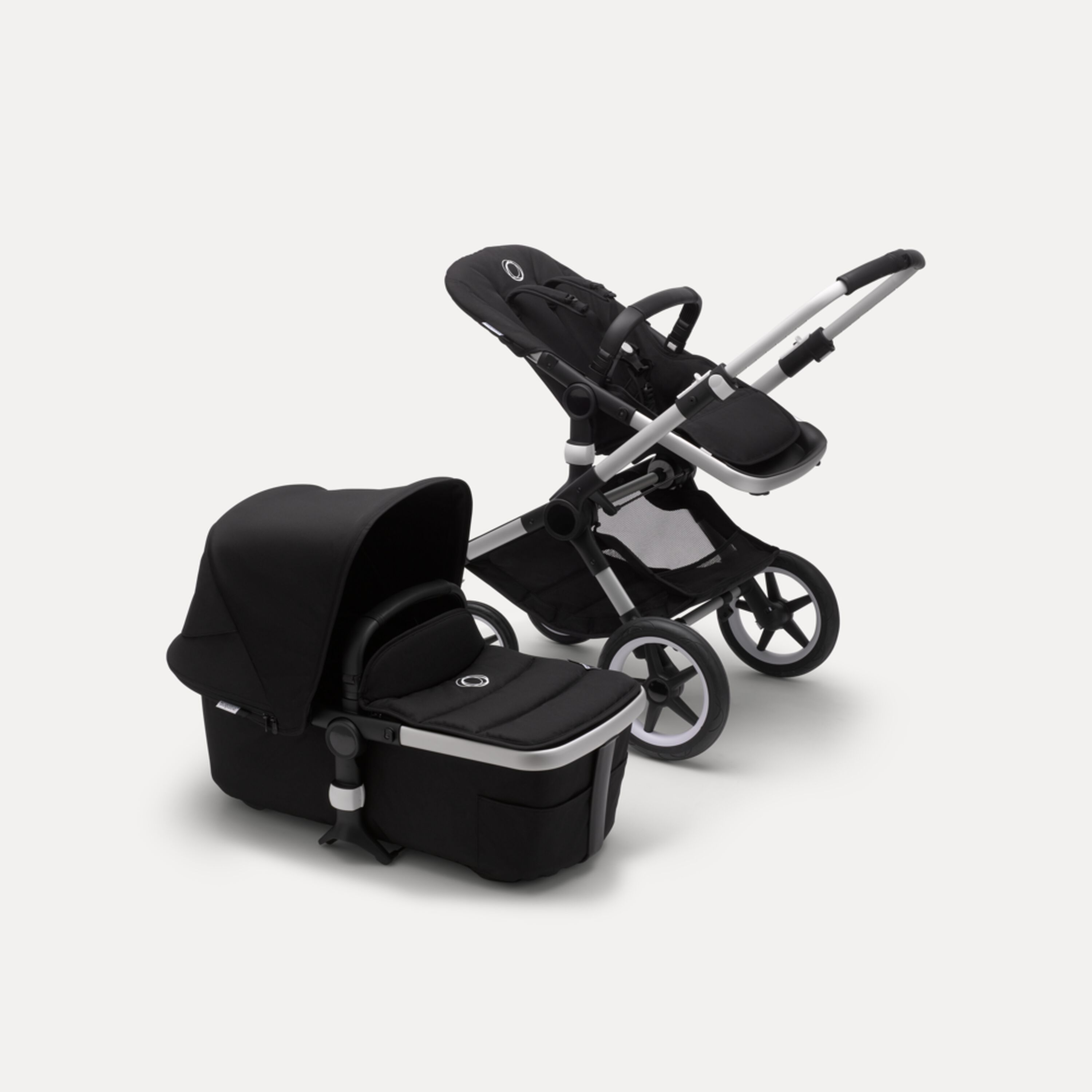 Refurbished Bugaboo Fox2 complete ALU/BLACK-BLACK - Main Modal Image Slide 1 of 10