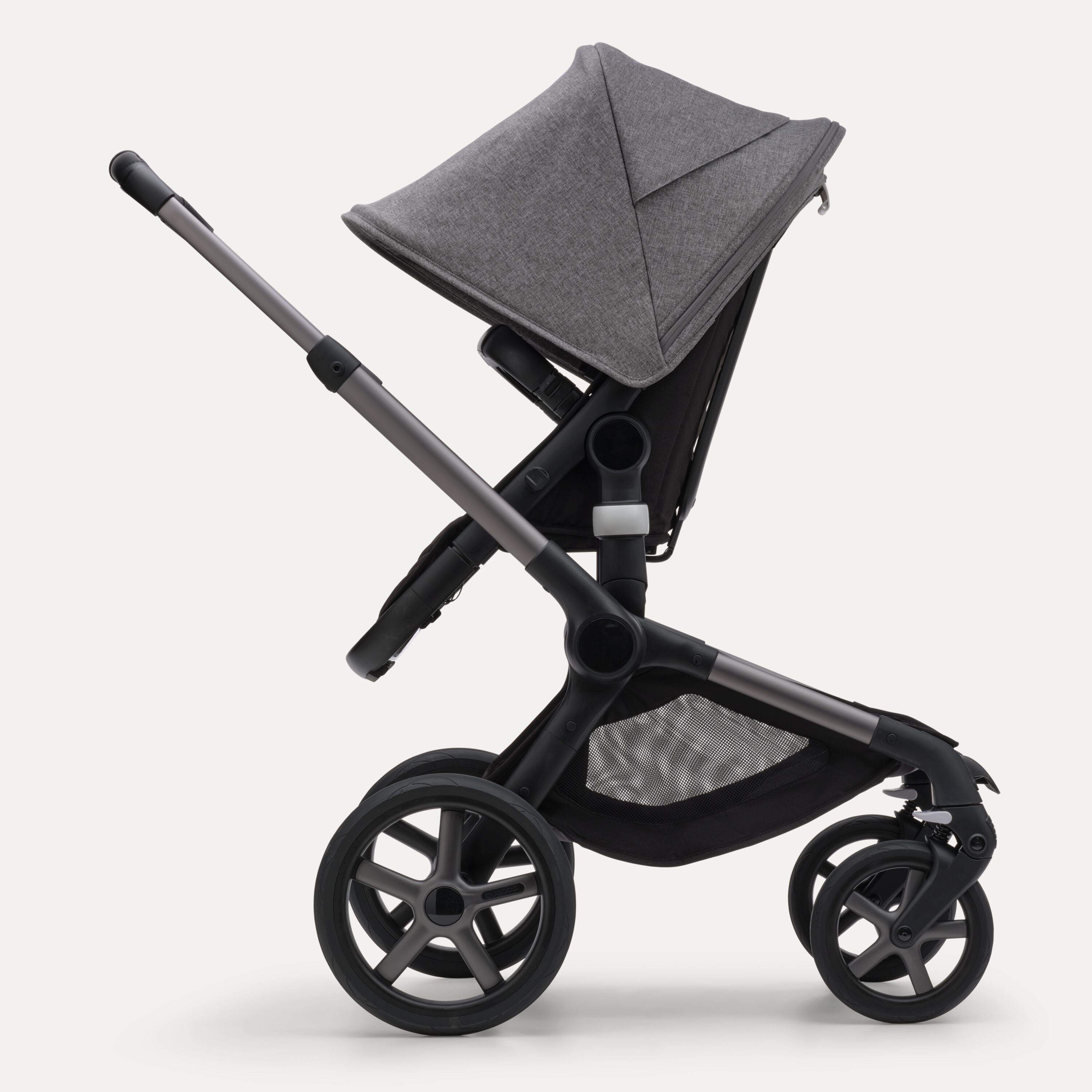 Refurbished Bugaboo Fox 5 bassinet and seat stroller graphite base, midnight black fabrics, grey melange sun canopy - Main Modal Image Slide 3 of 10