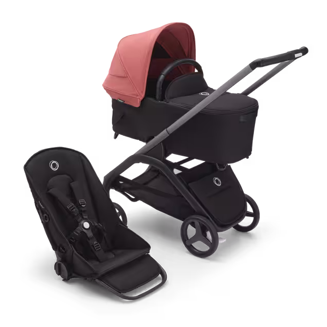 Bugaboo Dragonfly kinderwagen met wieg en stoel met graphite onderstel, midnight black bekleding en sunrise red zonnekap. - Main Image Slide 1 van 16
