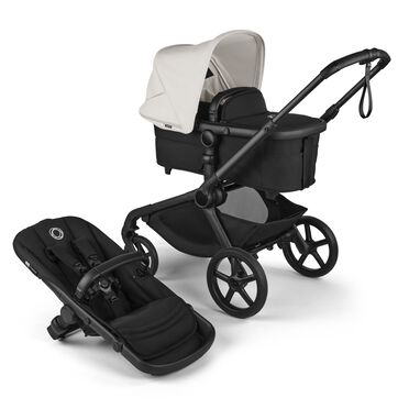 Bugaboo Kangaroo 2-in-1 stroller with one bassinet, Midnight Black fabrics, and Misty White sun canopy. A detached seat in Midnight Black sits next to the stroller.