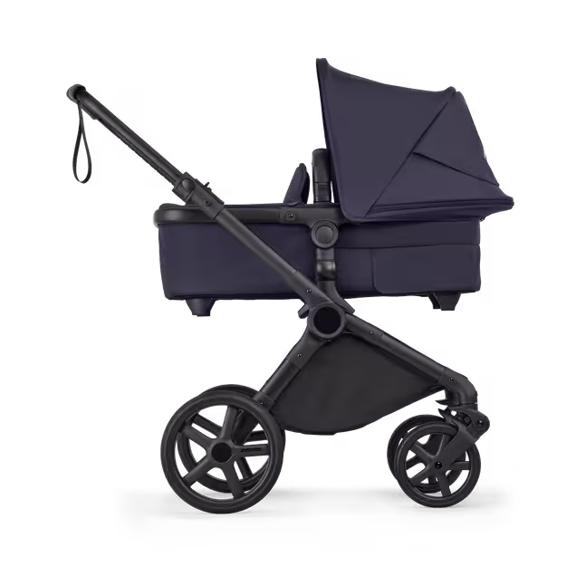 Bugaboo Cub 2-in-1 pram black base, deep indigo fabrics, deep indigo sun canopy - Main Image Slide 2 van 11
