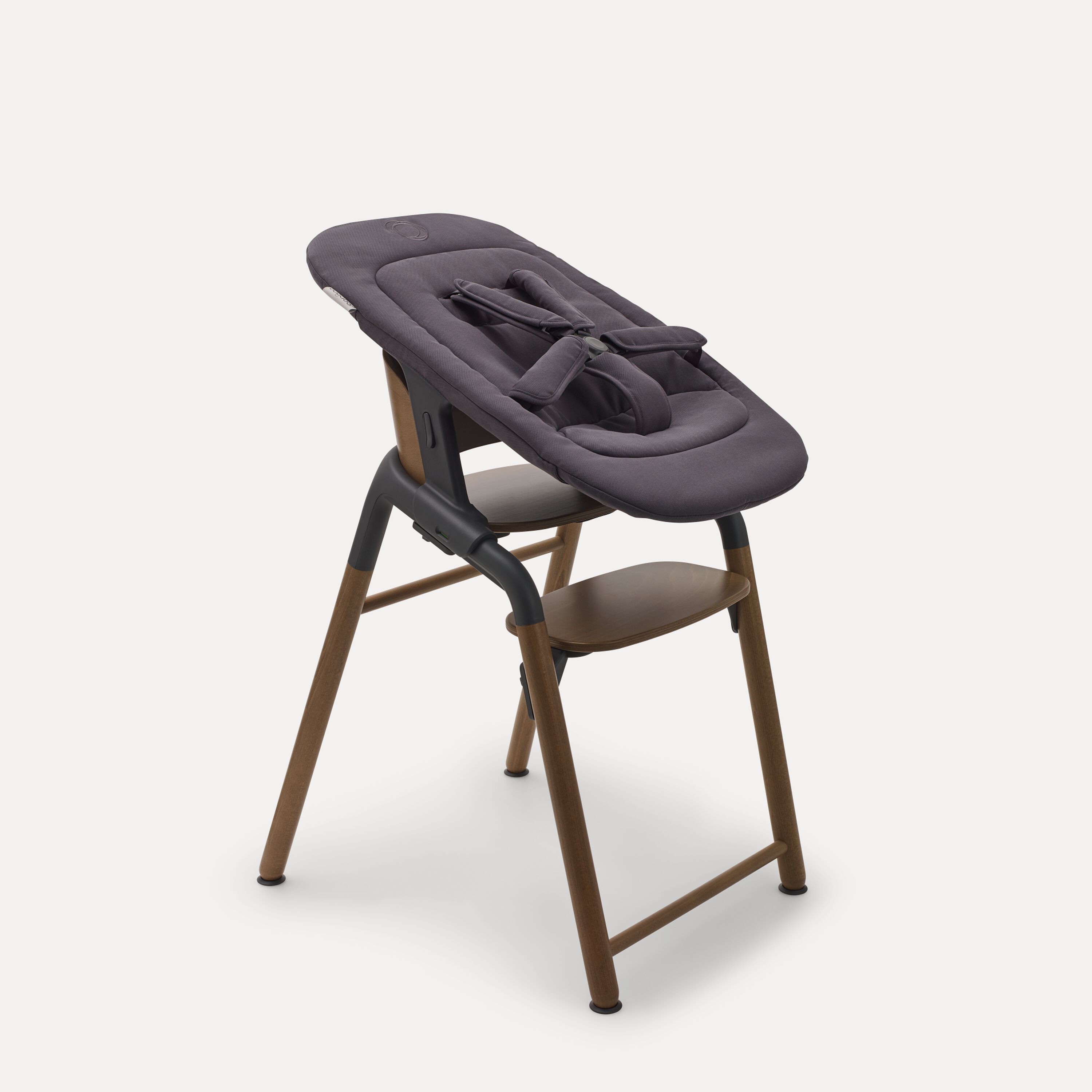 Bugaboo Giraffe chair in warm wood/grey and newborn set in dark grey. - Main Modal Image Slide 2 of 4