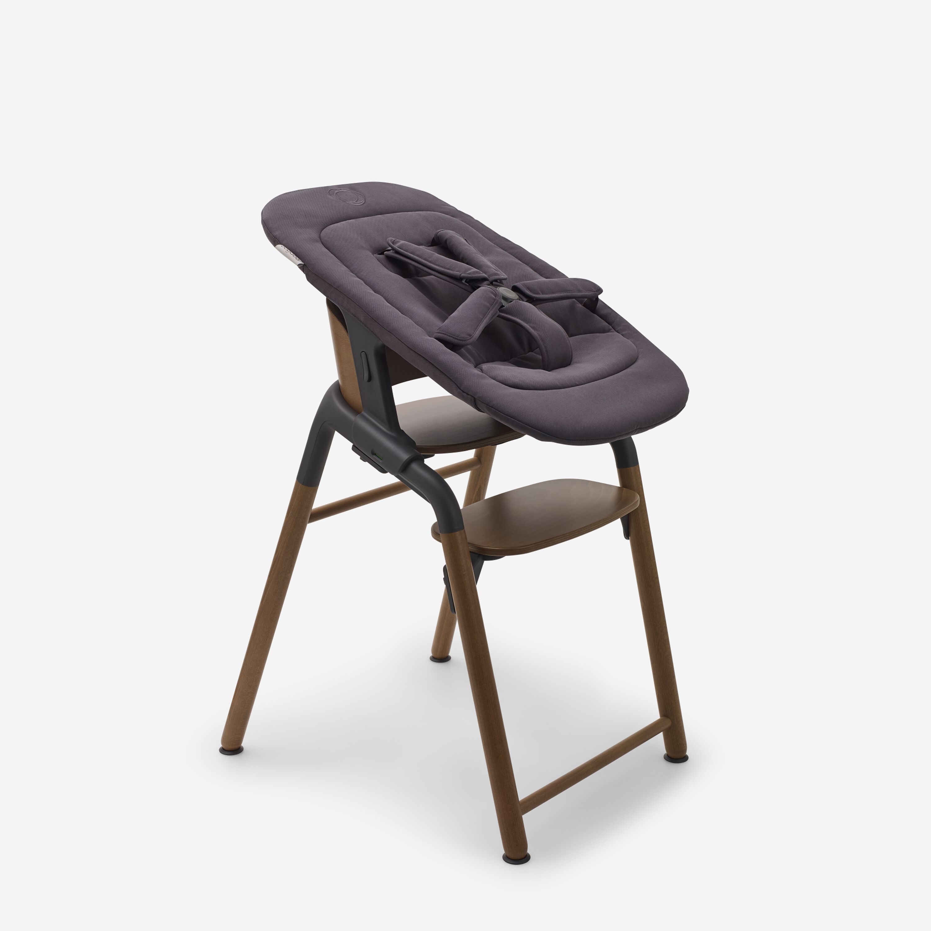 Bugaboo Giraffe chair in warm wood/grey and newborn set in dark grey. - Main Modal Image Slide 2 of 4