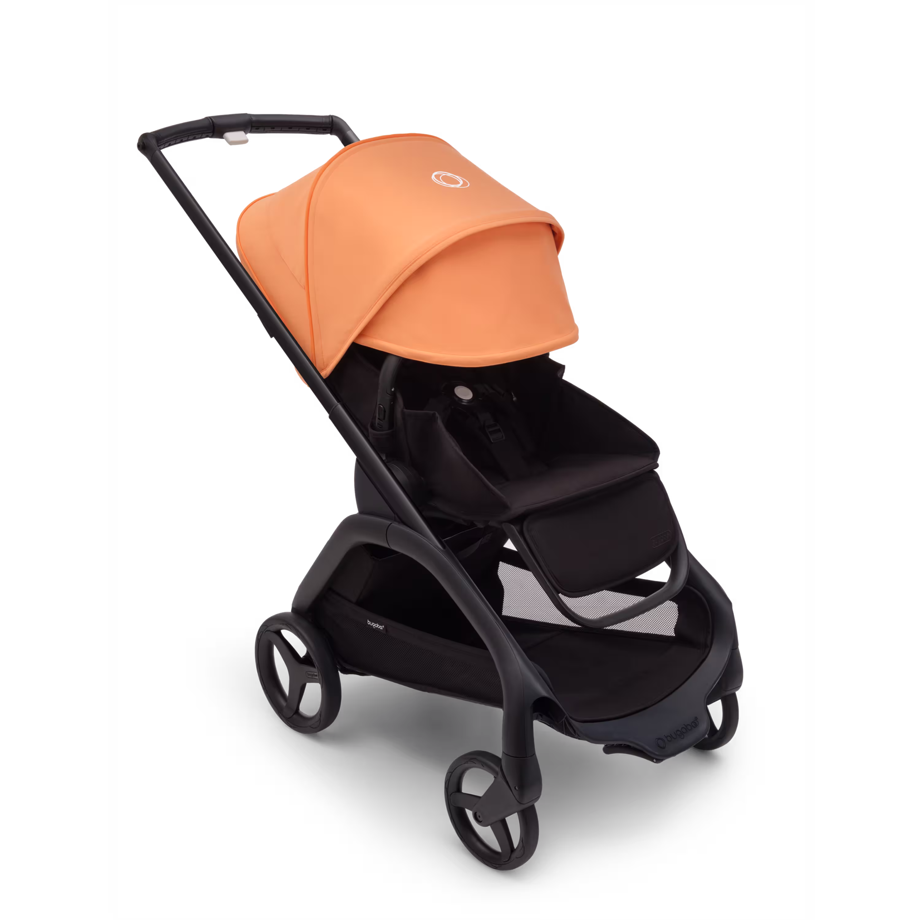 Poussette Bugaboo Dragonfly avec siège, châssis noir, housse nuit noire et capote corail des îles. La capote est intégralement déployée. - Main Modal Image Slide 3 of 16