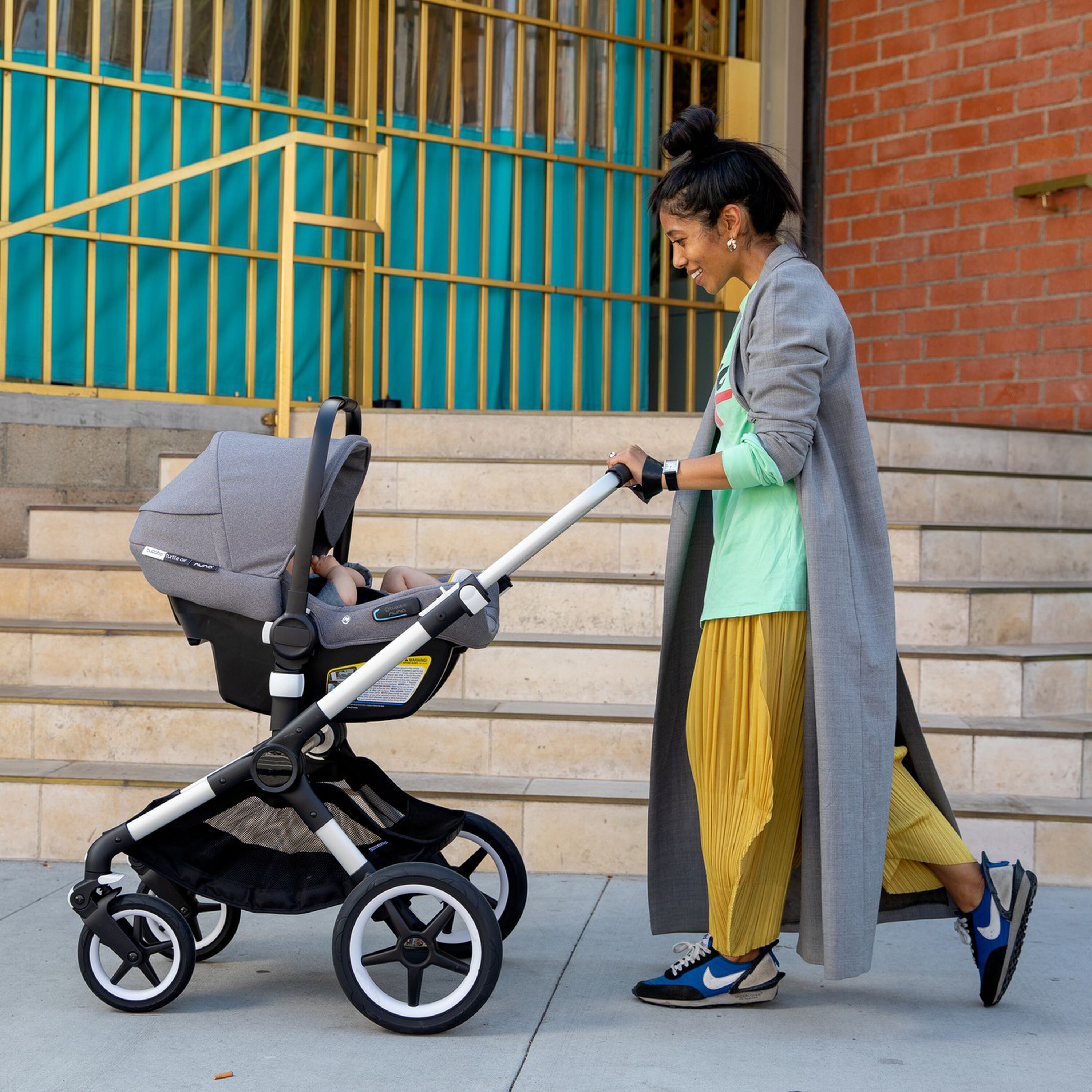 Bugaboo Turtle air by Nuna car seat GREY - Main Modal Image Slide 4 of 14