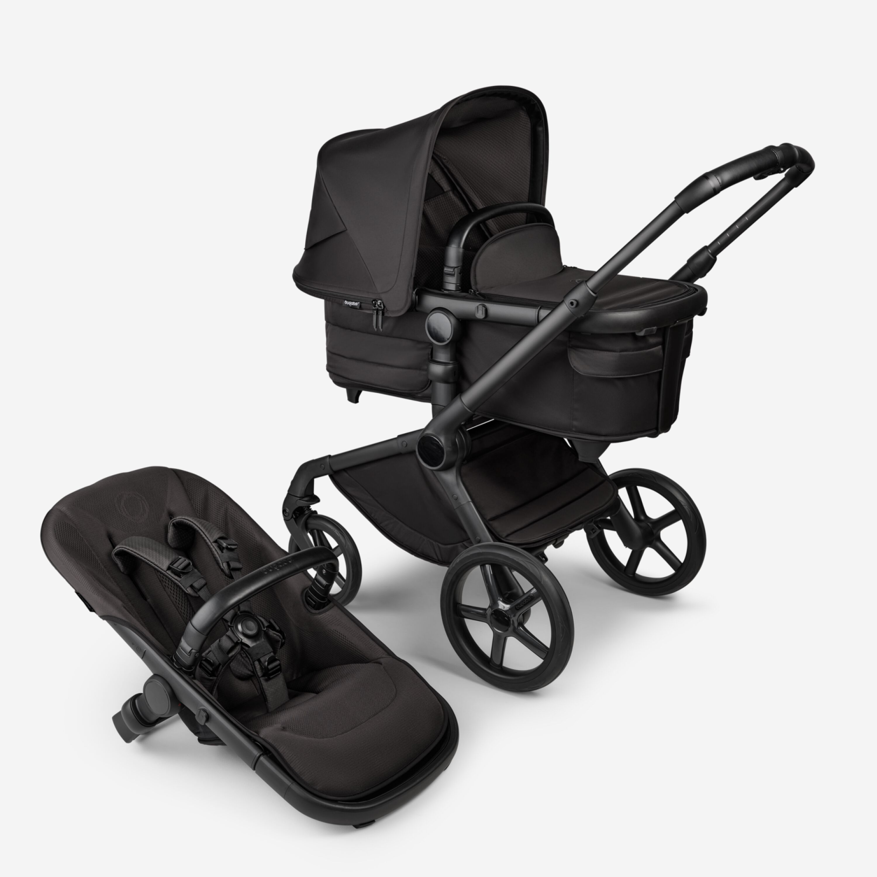 Kinderwagen Bugaboo Fox 5 Noir Limited Edition mit Liegewanne und Sitz; Gestell, Stoffe und Sonnenverdeck in Tiefschwarz. - Main Modal Image Slide 1 of 15