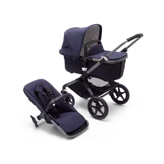Refurbished Bugaboo Fox 3 Classic complete UK GRAPHITE/DARK NAVY - Main Image Slide 1 of 11