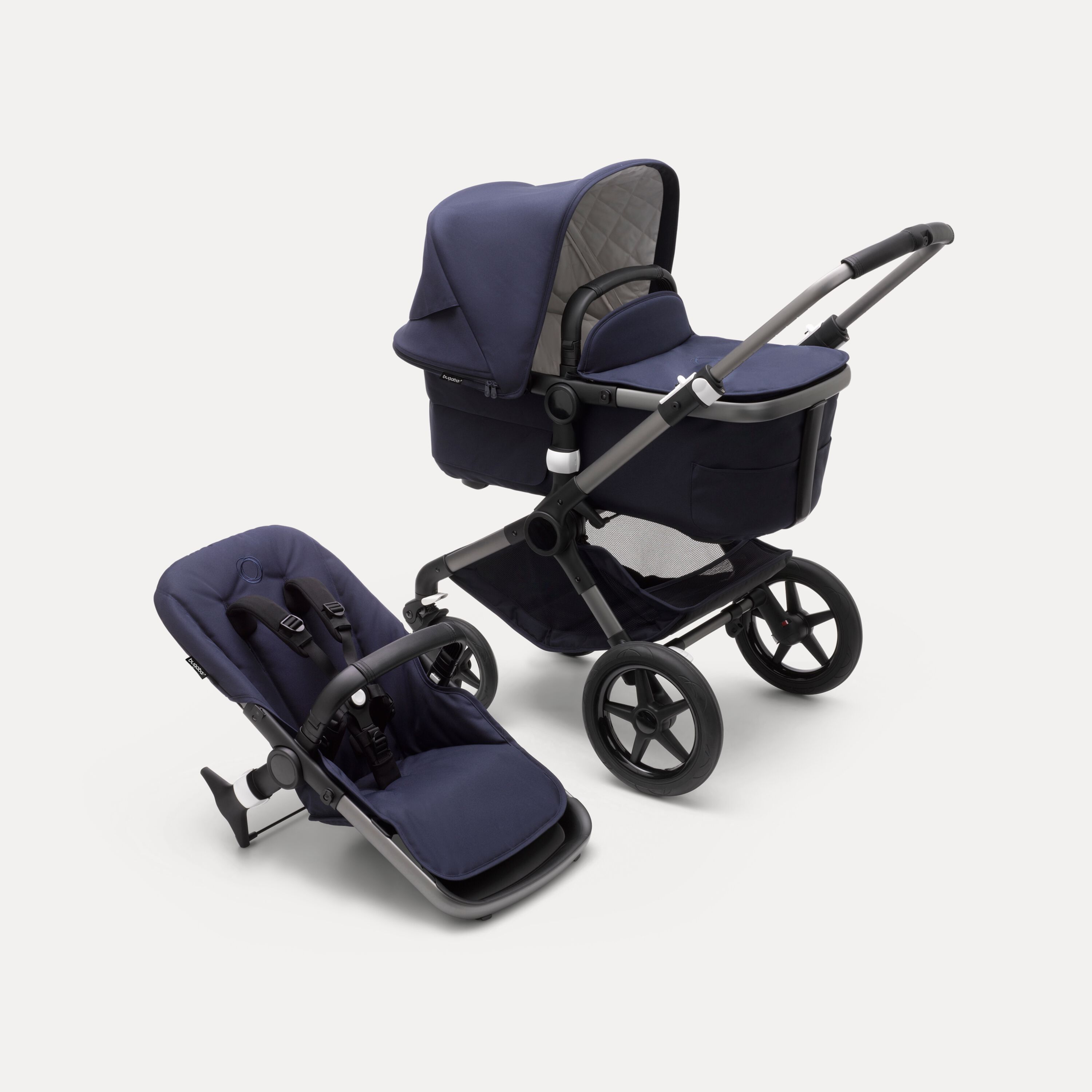 Refurbished Bugaboo Fox 3 Classic complete UK GRAPHITE/DARK NAVY - Main Modal Image Slide 1 of 11