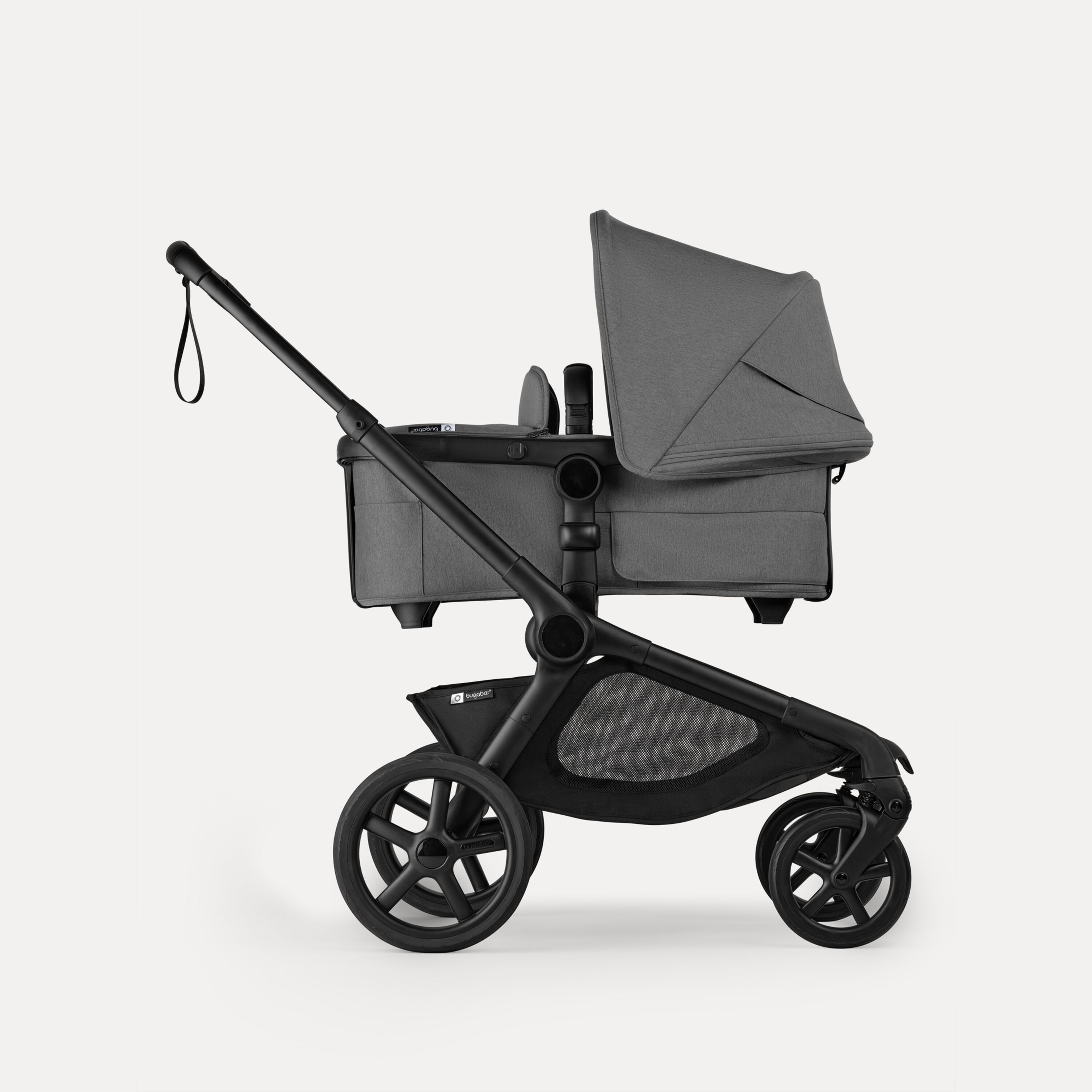 Bugaboo Kangaroo 2-in-1 pram black base, moon grey fabrics, moon grey sun canopy - Main Modal Image Slide 2 of 18