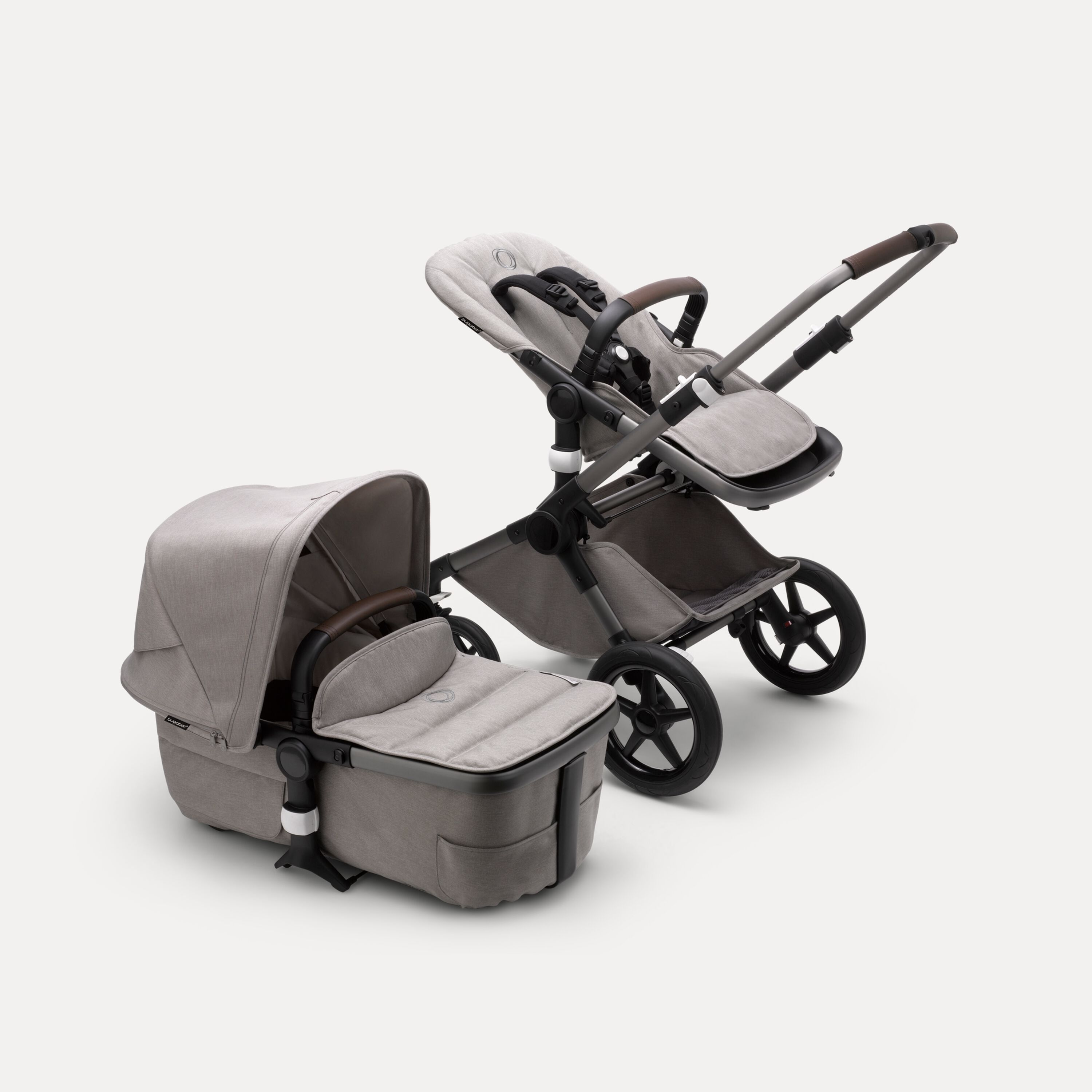Refurbished Bugaboo Fox 3 Mineral complete GRAPHITE/LIGHT GREY - Main Modal Image Slide 1 of 11