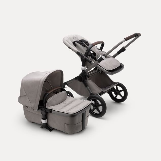 Refurbished Bugaboo Fox 3 Mineral complete GRAPHITE/LIGHT GREY - Main Image Slide 1 of 11