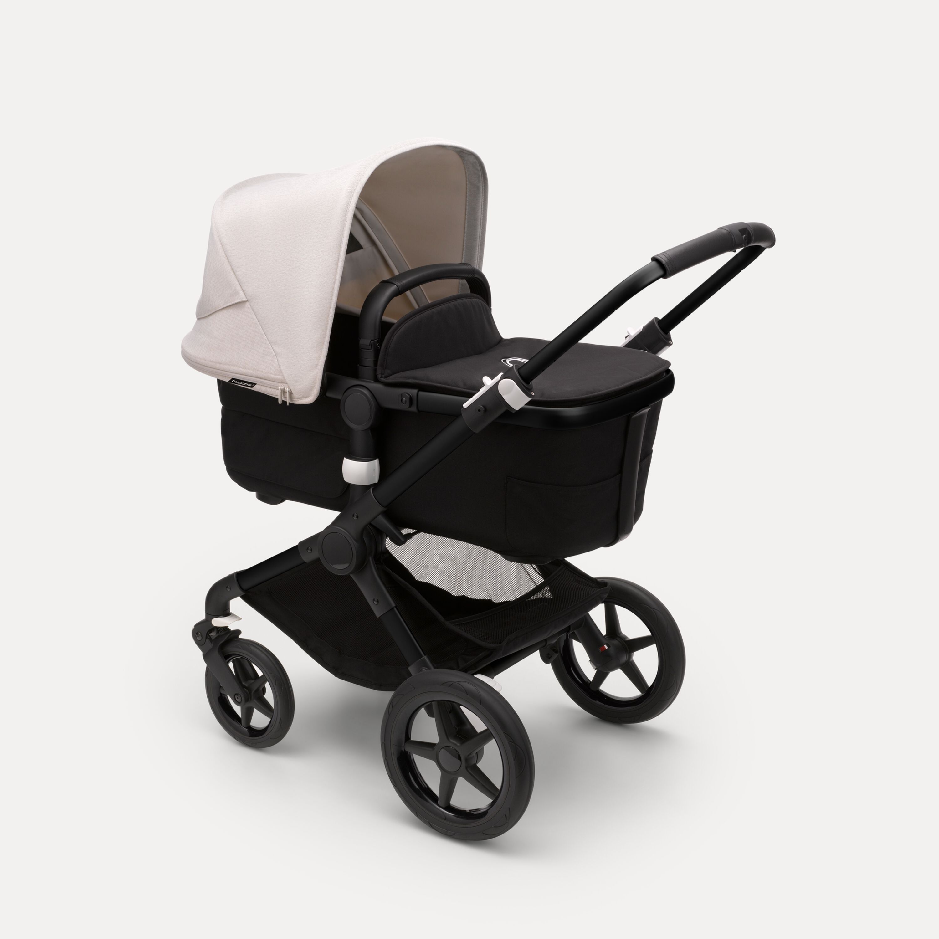 Refurbished Bugaboo Fox 3 kinderwagen met wieg en stoel - Main Modal Image Slide 4 van 9