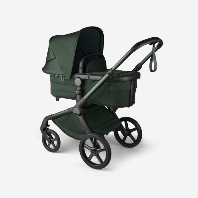 Une poussette avec nacelle Bugaboo Fox 5 Édition limitée Noir dans le coloris Vert Nuit. - Main Image Slide 3 of 15