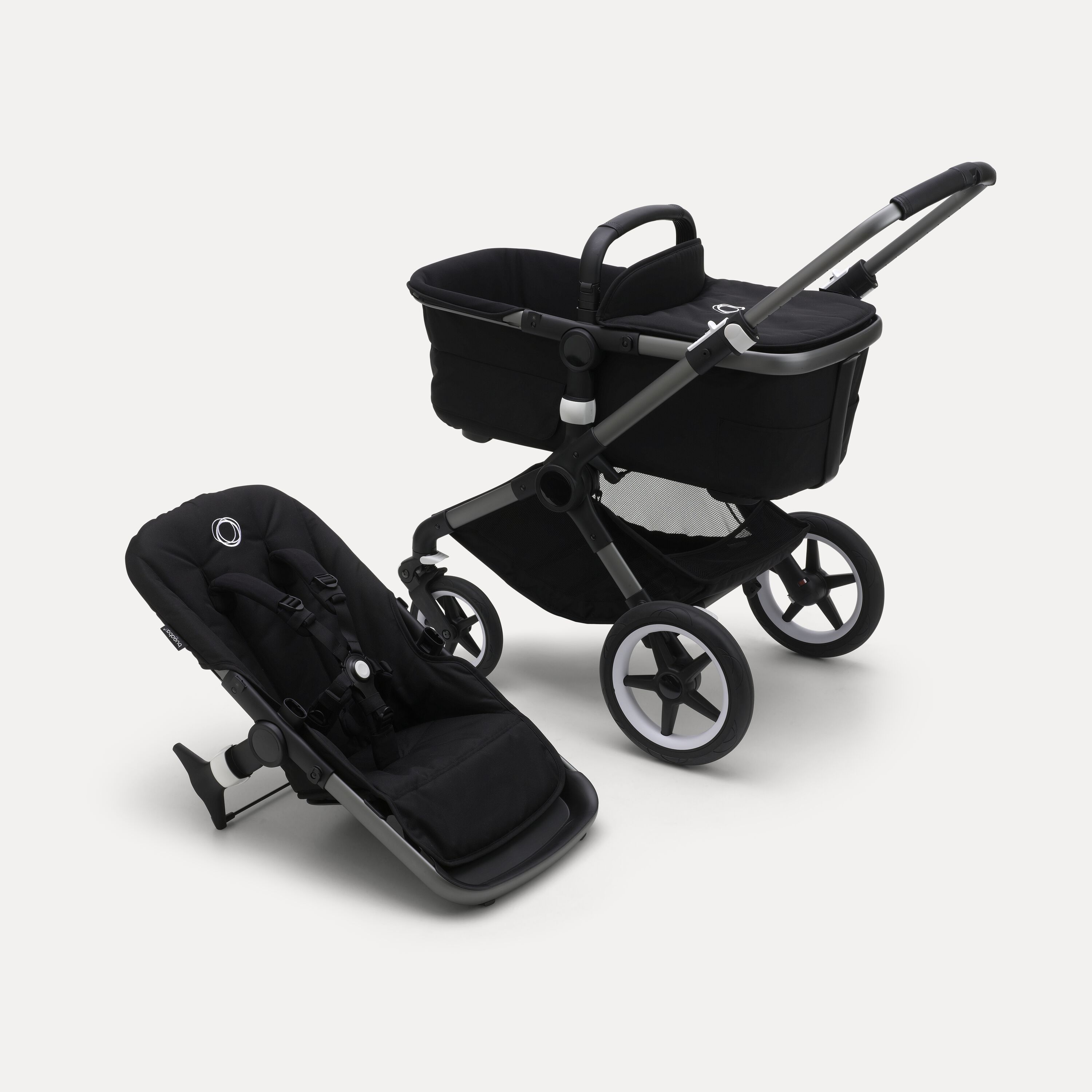 Refurbished Bugaboo Fox 3 base GRAPHITE/MIDNIGHT BLACK - Main Modal Image Slide 1 of 1