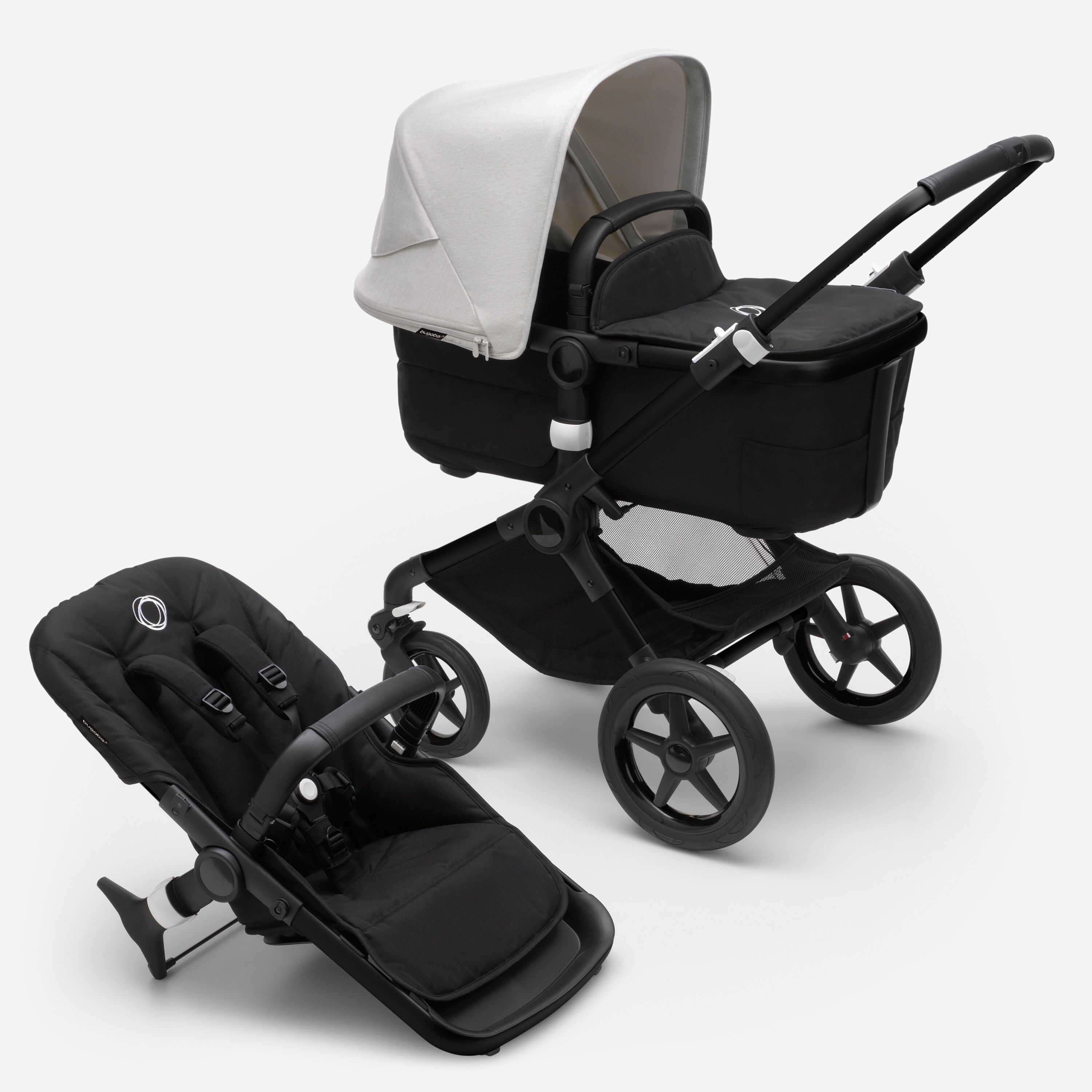 Refurbished Bugaboo Fox 3 kinderwagen met wieg en stoel - Main Modal Image Slide 1 van 9