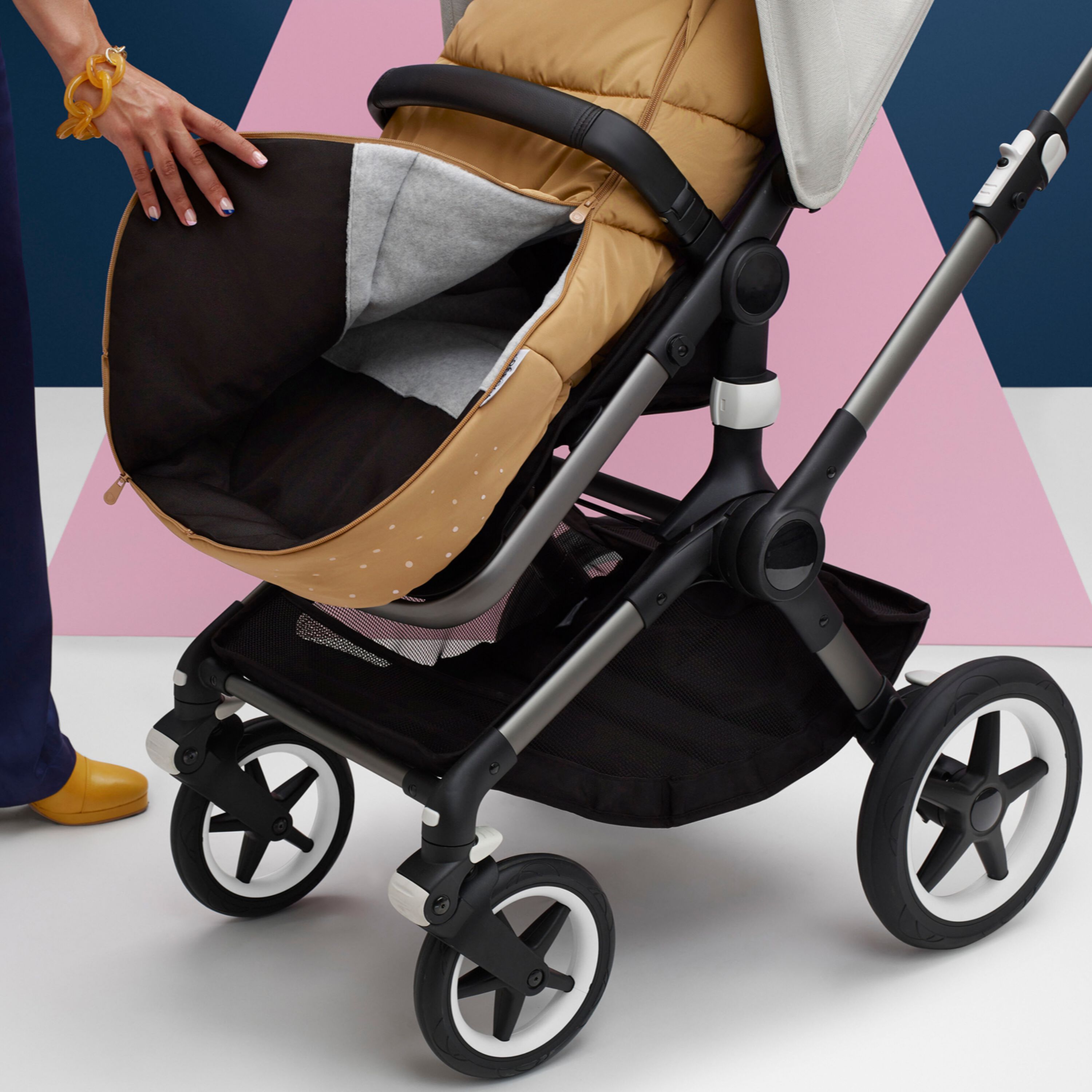 Bugaboo Fußsack Noir Limited Edition - Main Modal Image Slide 6 of 8