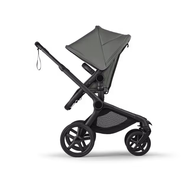 Bugaboo Fox 5 Renew Poussette 2 en 1 châssis noir, habillages forest green, capote forest green - Main Image Slide 3 of 11